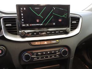 Kia XCeed Tech 1.6 Diesel MHEV 100 kW 136 CV STYLE - Foto 13