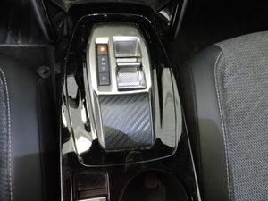 Peugeot 2008 Allure Hybrid 145 e-DCS6 - Foto 13