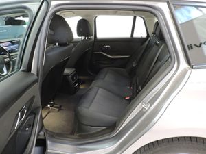 BMW Serie 3 318d Touring 48V Auto. - Foto 17
