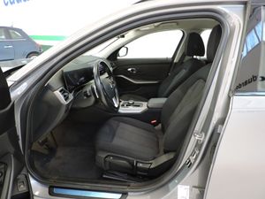 BMW Serie 3 318d Touring 48V Auto. - Foto 15