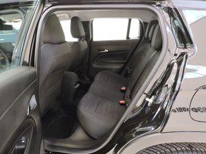 Jeep Avenger 1.2 e-Hybrid 100 CV AT Longitude - Foto 15
