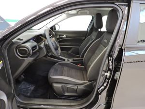 Jeep Avenger 1.2 e-Hybrid 100 CV AT Longitude - Foto 13