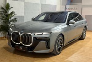 BMW Serie 7 750e xDrive THEATRE SCRREN - Foto 7