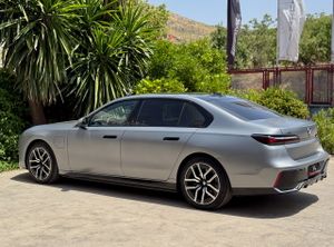 BMW Serie 7 750e xDrive THEATRE SCRREN - Foto 35