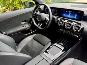 Mercedes CLA 220 d Coupé AMG LINE - Foto 17