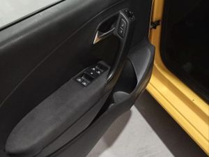 Volkswagen Polo 1.6 TDI 90cv DSG Advance - Foto 14