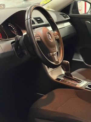 Volkswagen Passat 2.0 TDI 140 DSG Highline BlueMotion Tech - Foto 16