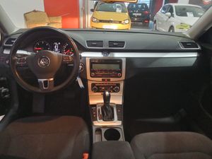 Volkswagen Passat 2.0 TDI 140 DSG Highline BlueMotion Tech - Foto 11