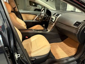 Toyota Avensis Sedán 120D Advance - Foto 14