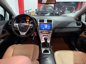 Toyota Avensis Sedán 120D Advance - Foto 9