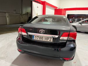 Toyota Avensis Sedán 120D Advance - Foto 7