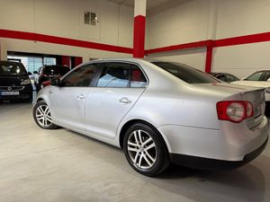 Volkswagen Jetta 2.0 TDI 140 DPF Highline - Foto 8
