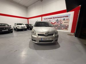 Toyota Corolla Verso Luna 2.2 D-4D 136 CV - Foto 2