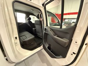 Nissan Navara 2.5dCi (171 CV) XE Doble Cabina 4x4 - Foto 14