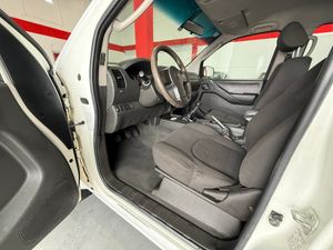 Nissan Navara 2.5dCi (171 CV) XE Doble Cabina 4x4 - Foto 11