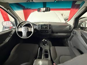 Nissan Navara 2.5dCi (171 CV) XE Doble Cabina 4x4 - Foto 17