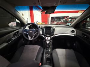 Chevrolet Cruze 1.6 LS 124 CV 4p - Foto 11