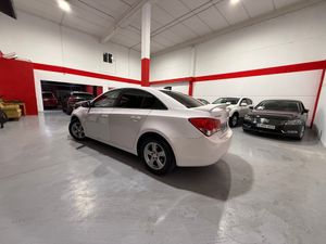 Chevrolet Cruze 1.6 LS 124 CV 4p - Foto 8