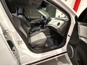 Chevrolet Cruze 1.6 LS 124 CV 4p - Foto 13
