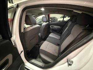 Chevrolet Cruze 1.6 LS 124 CV 4p - Foto 12