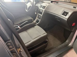 Peugeot 307 5p XS 1.6 HDI 90 - Foto 13