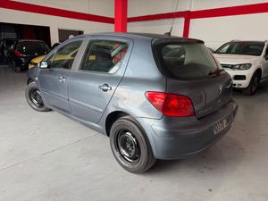 Peugeot 307 5p XS 1.6 HDI 90 - Foto 8