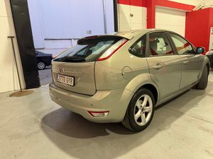 Ford Focus Berlina Trend 1.6 Ti-VCT - Foto 4