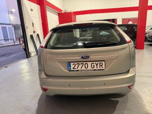Ford Focus Berlina Trend 1.6 Ti-VCT - Foto 5