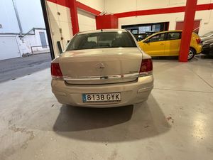 Opel Astra Sedan Edition 1.7 CDTi 110 CV - Foto 7