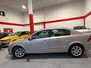 Opel Astra Sedan Edition 1.7 CDTi 110 CV - Foto 5