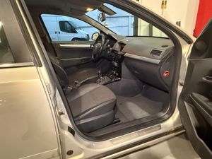 Opel Astra Sedan Edition 1.7 CDTi 110 CV - Foto 13
