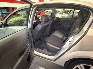 Opel Astra Sedan Edition 1.7 CDTi 110 CV - Foto 12