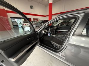 BMW Serie 3 318d Touring - Foto 11
