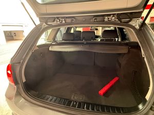 BMW Serie 3 318d Touring - Foto 14
