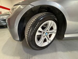 BMW Serie 3 318d Touring - Foto 18