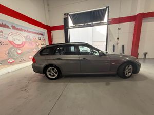BMW Serie 3 318d Touring - Foto 4