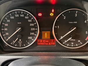 BMW Serie 3 318d Touring - Foto 19