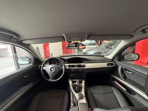 BMW Serie 3 318d Touring - Foto 13
