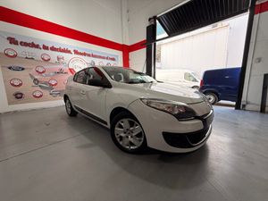 Renault Megane Mégane III Hatchback Van 1.5 dCi 110 CV FAP RENAULT MÉGANE III HATCHBACK VAN 1.5 DCI 110 CV FAP - Foto 8