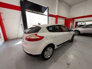 Renault Megane Mégane III Hatchback Van 1.5 dCi 110 CV FAP RENAULT MÉGANE III HATCHBACK VAN 1.5 DCI 110 CV FAP - Foto 6