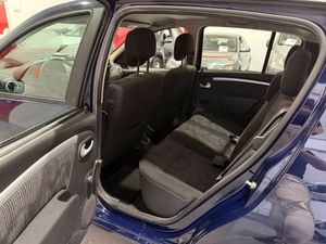 Dacia Sandero Laureate 1.2 16v 75 CV Dacia Sandero 1.2 16V gasolina, compacto, amplio y sencillo de mantener, ideal para ciudad, - Foto 12