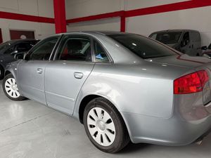 Audi A4 2.0 Audi A4 2.0 gasolina 130 CV - Foto 4