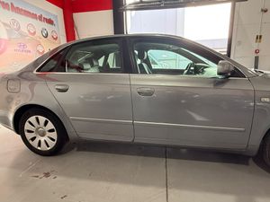 Audi A4 2.0 Audi A4 2.0 gasolina 130 CV - Foto 6