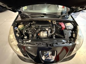 Peugeot 308 5p Premium 1.6 HDi 110 CV FAP Peugeot 308 1.6 HDi 110 FAP Premium - Foto 18