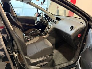 Peugeot 308 5p Premium 1.6 HDi 110 CV FAP Peugeot 308 1.6 HDi 110 FAP Premium - Foto 10