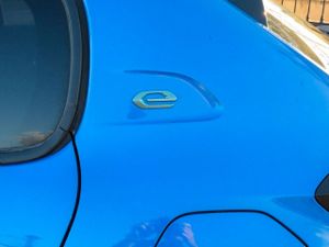 Peugeot e-208 Electrico GT Line  - Foto 26