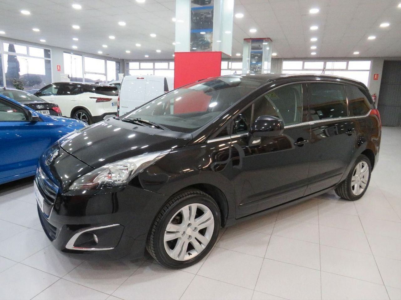 Peugeot 5008 Allure 1.6 BlueHDi 120 FAP  - Foto 1