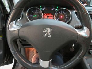 Peugeot 5008 Allure 1.6 BlueHDi 120 FAP  - Foto 14