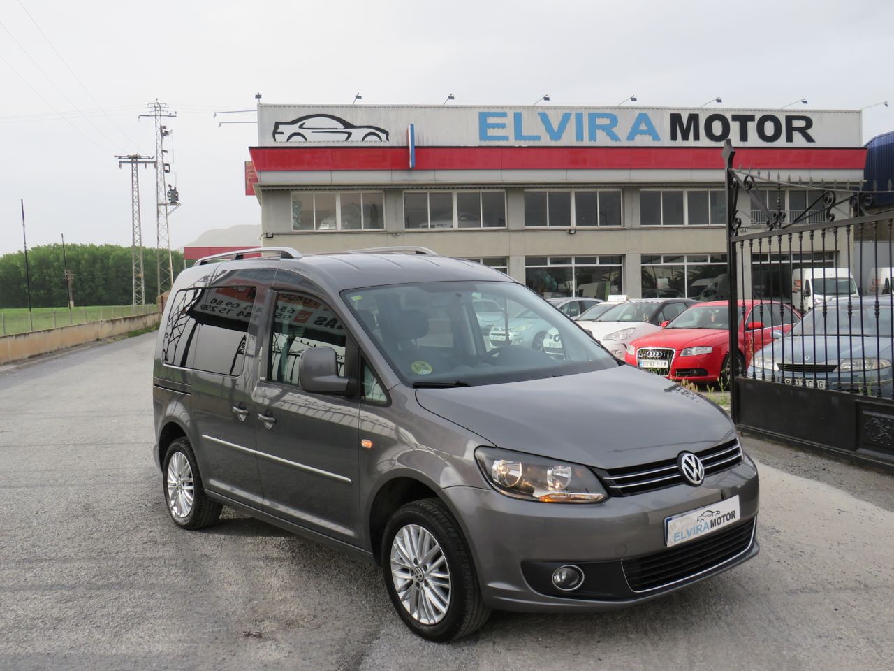 Volkswagen Caddy Beach 2.0 TDI BMT 102 CV DSG 6 vel. - Foto 1