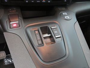 Peugeot Rifter Long Allure BlueHDi 130 EAT8 7 plazas - Foto 18